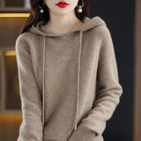 Olivia Klein Gestrickter Pullover mit Kapuze – Braun