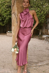 Anna - Kleid mit Halterneck-Ausschnitt – Altrosa