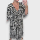 Noelea – Maxikleid mit verspieltem Boho-Flair – Schwarz