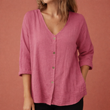 V-Ausschnitt Damen T-Shirt mit Knopfverschluss und Dreiviertelärmeln | Ylena – Rosa