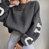 Übergroßer, trendiger pullover mit buchstaben am armel für damen – Grau
