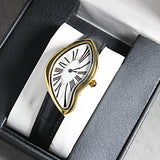 Medieval Alien Design Quarz Uhr für Herren und Damen mit Lederarmband - Y2K Stil – Gold