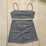 Kurze Fitness Kombination, Elegante Trainingsbekleidung – Grau
