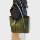 Serelina – Elegante Schultertasche mit Struktur – Grün