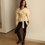 Bellecourt™ Kurzer Trenchcoat Mit Taillierter Passform – Creme