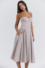 Cheri - rückenfreies Midi-Sling-Kleid für Damen – Hellgrau
