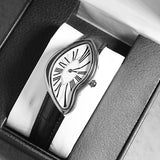 Medieval Alien Design Quarz Uhr für Herren und Damen mit Lederarmband - Y2K Stil – Silber