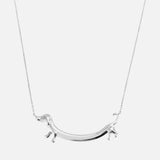 LILOU – Elegante Dackel-Halskette im stilvollen Goldoptik – Silber