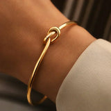 Saveta – Armreif Mit Charakteristischem Knoten – Gold