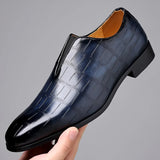 Vellaro™ Geprägter Leder Slipper in Weinbraun - Hochglanz Eleganz für Formelle Anlässe – Blau