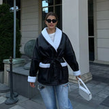 Modische Damenjacke mit Gürtel | Winter – Schwarz