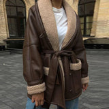 Modische Damenjacke mit Gürtel | Winter – Braun