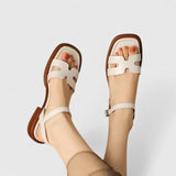 Vera | Elegante flache Sandale für Damen – Weiß
