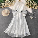 Imperial™ Spitzenkleid mit Puffärmeln – Weiß