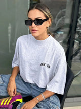 Oversized Damen T-Shirt in Grau mit kleinem Logo-Print – Grau