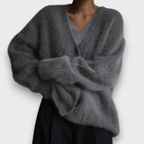 Laria – Kuscheliger Cardigan mit klassischem Schnitt – Dunkelgrau
