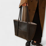 Serelina – Elegante Schultertasche mit Struktur – Schwarz
