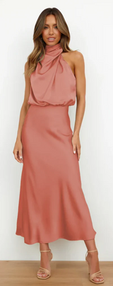 Luna - Maxikleid mit Drapierung – Rosa