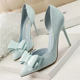 INGE | Schicke Pumps mit Schleifendetail und spitzer Spitze – Blau