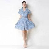 Celestine™ Kleid Aus Zarter Spitze Mit Integriertem Gürtel – Blau