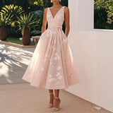 Kleid Lavienne™ mit floralem Muster und betonter Taille mit Bindegürtel – Rosa