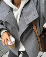 Olga | Kurze Damenjacke mit Stehkragen – Grau