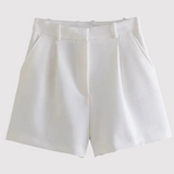 Frieda | Elegante Faltenshorts – Weiß