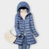 Anvera – Ultraleichte Daunenjacke mit Kapuze – Blau