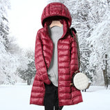 Henriette – Ultraleichte Daunen Herbst Jacke – Weinrot
