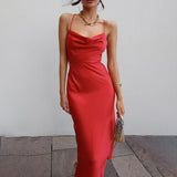 Daphne – Satin-Unterkleid mit Wasserfallausschnitt – Rot