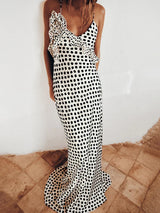 Langes Maxikleid mit Spaghettiträgern und Punktemuster für Damen – Schwarzweiß