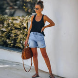 Hochtaillierte Jeansshorts mit umgeschlagenem Saum für Damen | Ideal für den Sommer und lässige Ausflüge – Hellblau