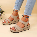 Mia - Keilsandalen mit Klettverschluss – Beige