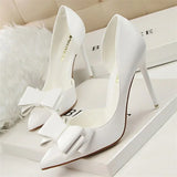 INGE | Schicke Pumps mit Schleifendetail und spitzer Spitze – Weiß