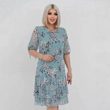 Évelyne™-Kleid mit Zartem Blumenmuster und 3/4-Ärmeln – Grün