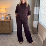 AlpenBliss™ - Set mit Thermischer Rollkragenbluse und Bequemer, Gerader Hose / Elegantes Design, das Sie Warm Durch die Kalte Jahreszeit Begleitet – Dunkelbraun