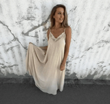 Carolina - Elegantes ärmelloses Kleid – Khaki