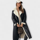 Maria – Lange klassische Jacke mit Fleecefutter und Teddykragen – Schwarz