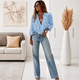 Greta | Elegante V-Ausschnitt Bluse mit langen Ärmeln & Rüschen – Himmelblau