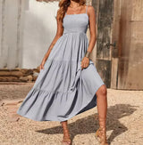 Eliadora – Elegantes Maxikleid mit Stufen – Hellgrau