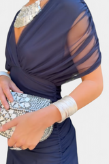 Rawan – Maxikleid Aus Chiffon Mit Schulterfreiem Ausschnitt – Blau