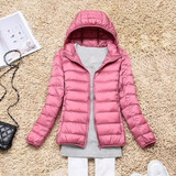 Kathrin | Ultraleichte Daunenjacke – rosa Kapuze