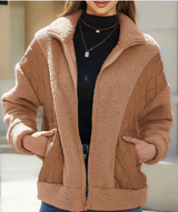 Sherpa-jacke für damen mit reibverschluss und gesteppten details – Braun