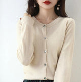 Evelyn – dünne strickjacke für den frühling – Beige