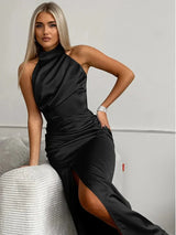 Ylva | Elegantes Satin Halterneck-Abendkleid mit Beinschlitz – Schwarz