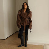 Bellecourt™ Kurzer Trenchcoat Mit Taillierter Passform – Dunkelbraun