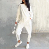 Eva™ Set mit asymmetrisch geschnittenem Sweatshirt und Jogginghose mit Taschen – Weiß