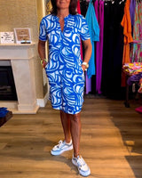 Marguerite – Sommerkleid mit abstraktem Print für stilvolle Leichtigkeit – Blau