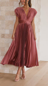 Alexis - Stilvolles Faltenkleid – ROSAROT