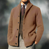 Klassische gestrickte herrenjacke mit knöpfen – Braun
